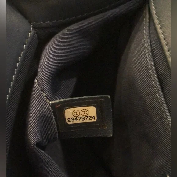 Chanel Boy Bag Chevron Ivory/Blue - Picture 11 of 12